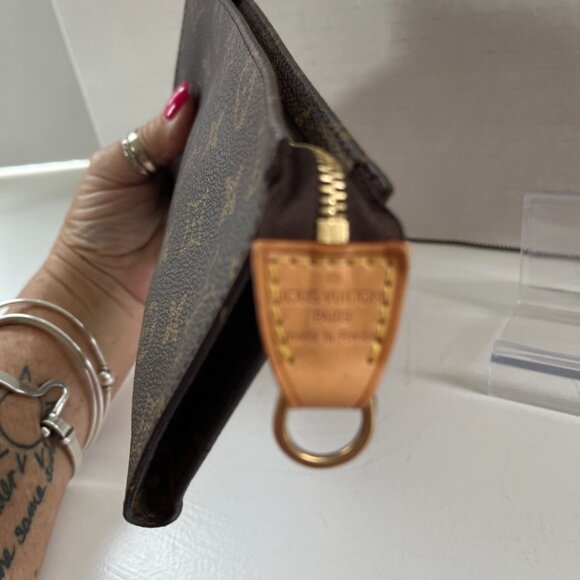 Louis Vuitton Monogram Pouch Leather Brown Zip Logo Used (116075) - Picture 3 of 9